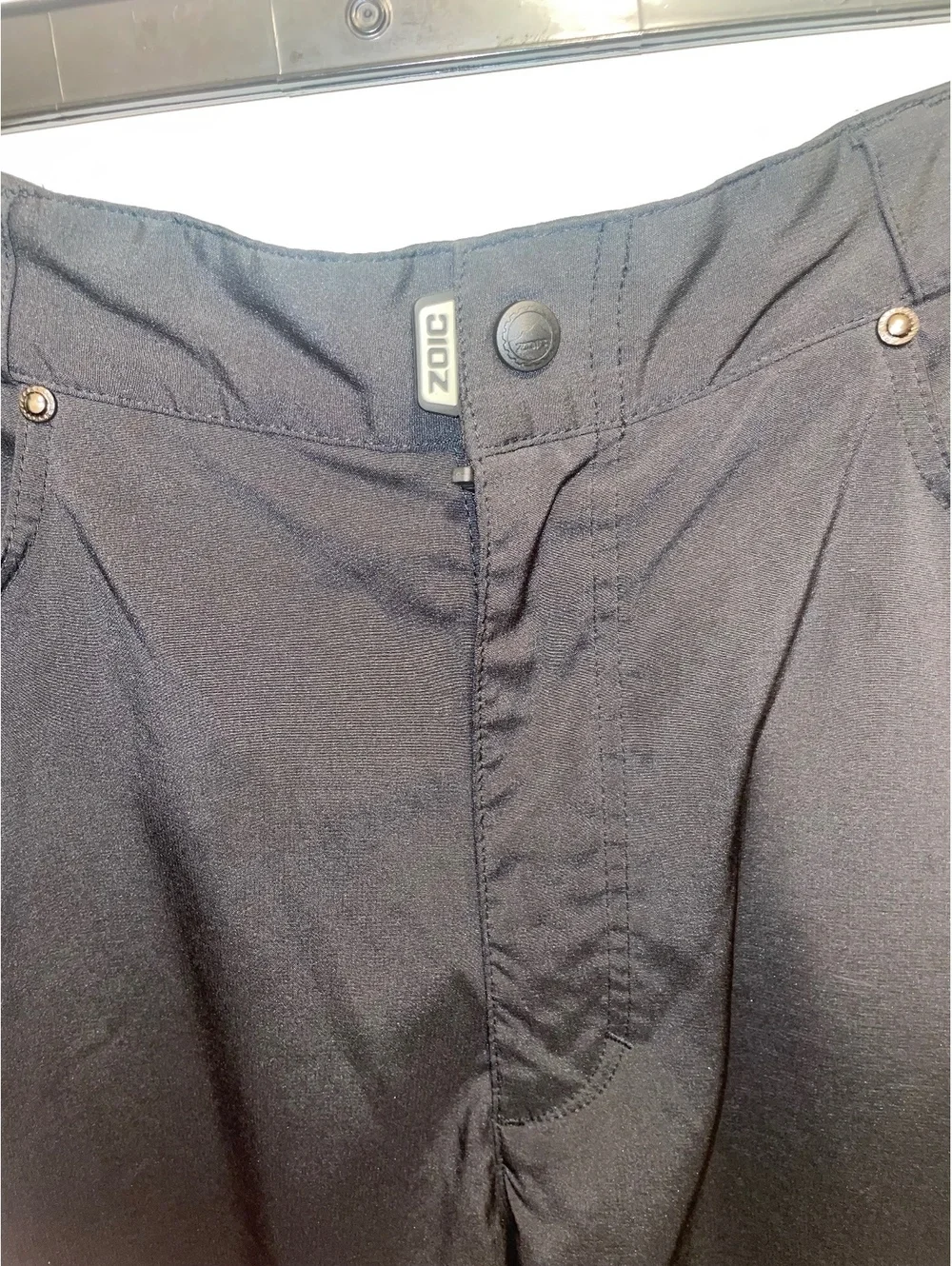 Zoic Black XL Outdoor Cycling Shorts adjustable stretch waist 1 flaw view photos